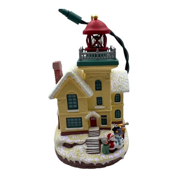 Hallmark Keepsake Magic Ornament 2004 Lighthouse Greetings With Light & Sound - Picture 2 of 5